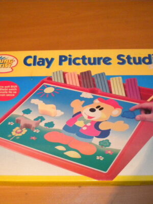 YOUNG ARTIST CLAY PICTURE STUDIO KID CRAFT MIB