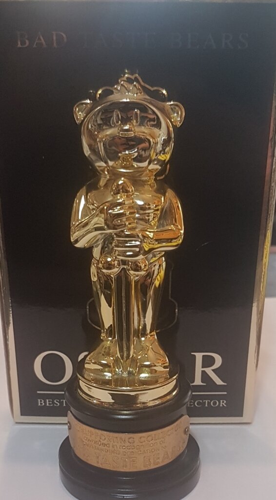 BAD TASTE BEARS Figurine Gold Oscar Award Best Supporting Collector